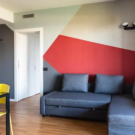 Youhosty - Pasolini 84 Apartament